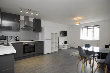2 bed flat, Belgrave Lane, Mutley, Plymouth, PL47DA - Image 1